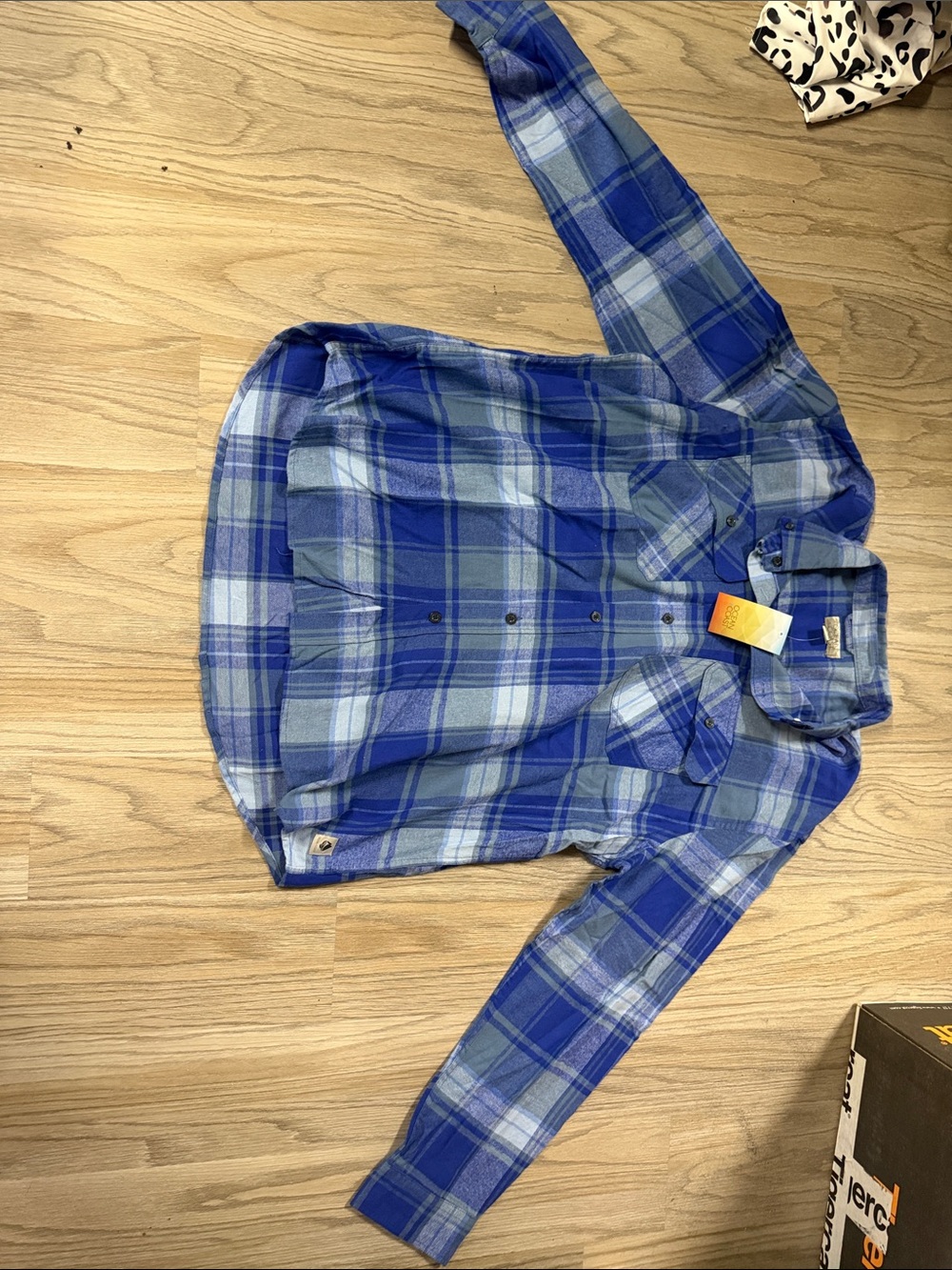 Men's Blue Plaid Long-Sleeve Button-Down Shirt
